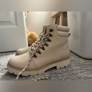 Women’s Oasis Society California Boots
